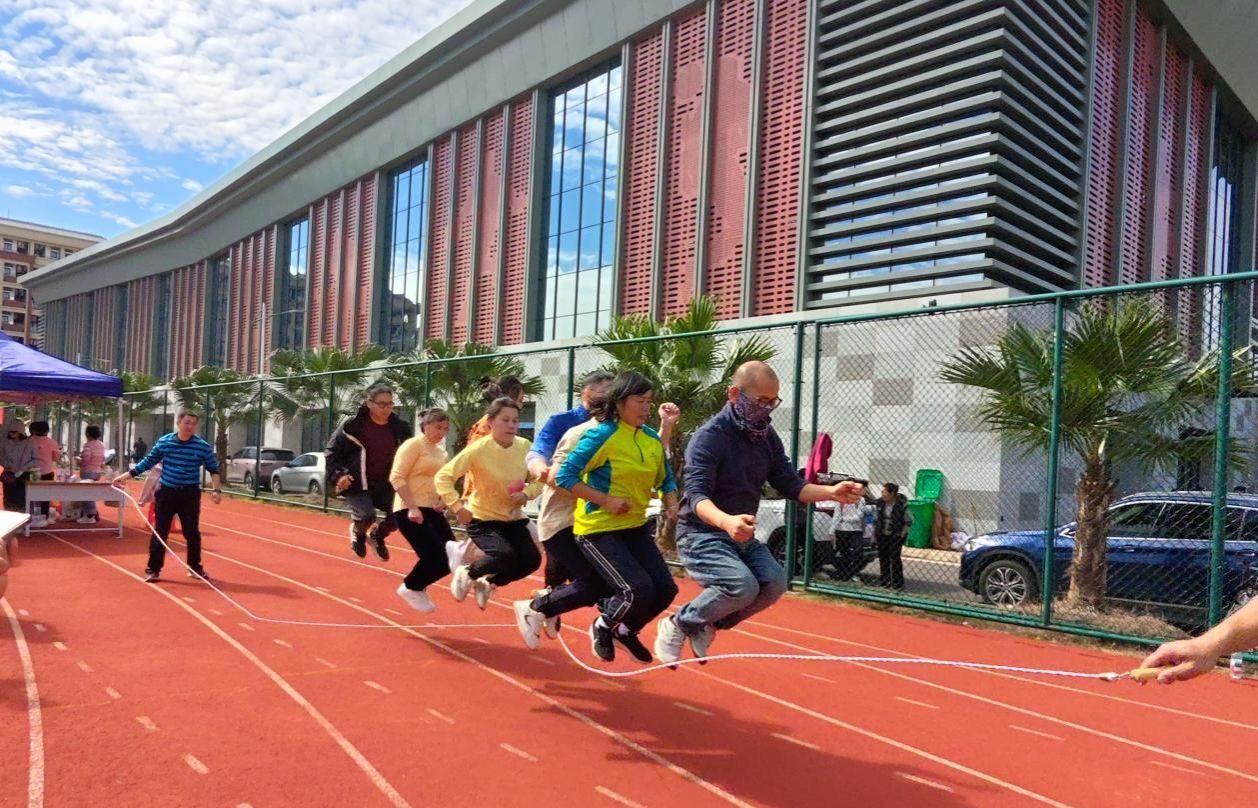 mmexport1764125484979